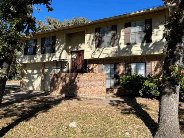 6305 High Country Trail, Arlington, TX 76016