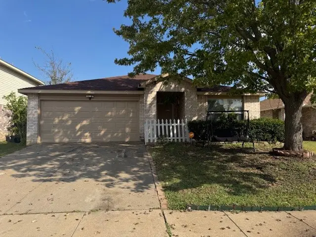 8717 Hunter Creek Court, Fort Worth, TX 73120 - Image #2