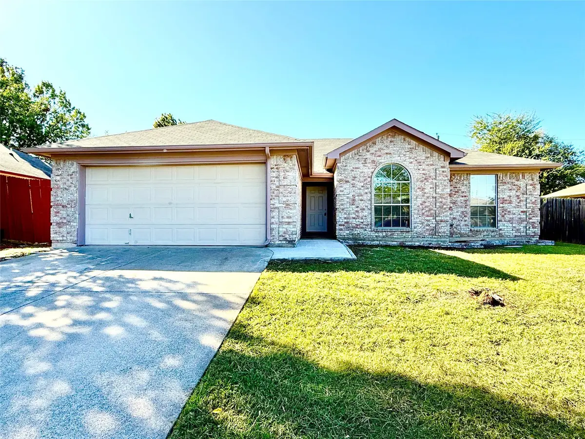 6716 Valley Branch Drive, Arlington, TX 76001 - Image #1
