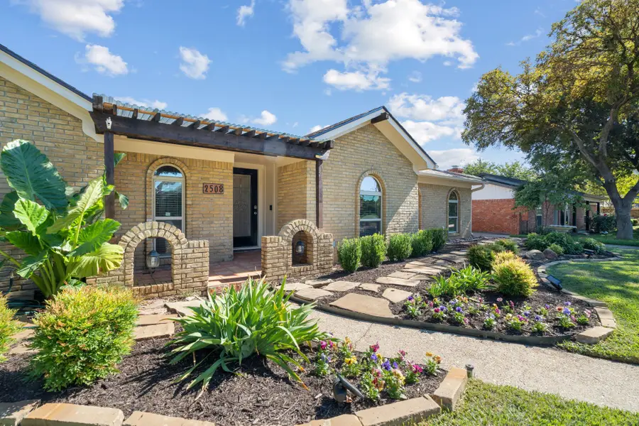 2508 Lakeview Drive, Bedford, TX 76021 - Image #3