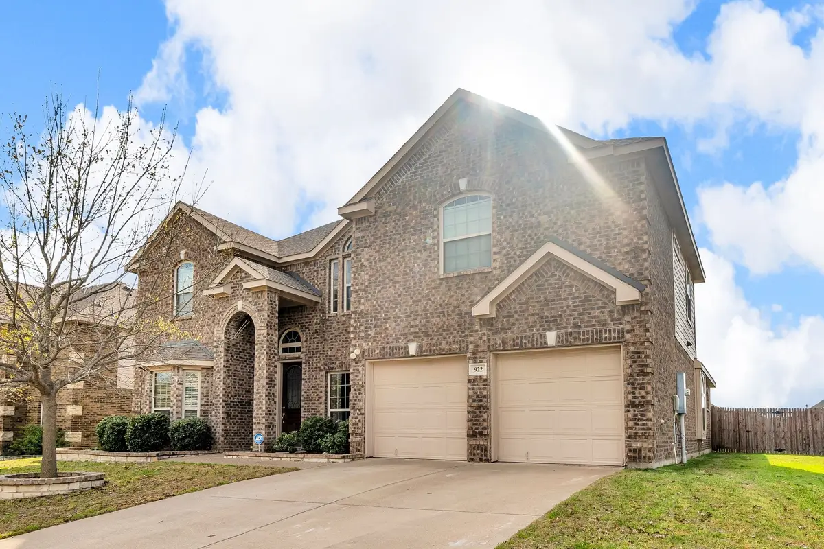 922 Christopher Drive, Cedar Hill, TX 75104 - Image #1