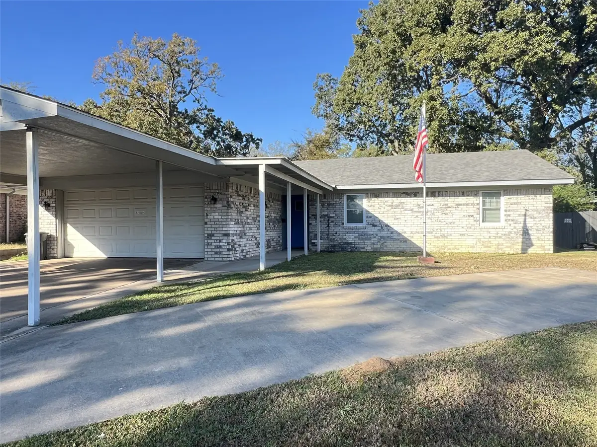 913 Moore Street S, Sulphur Springs, TX 75482 - Image #1
