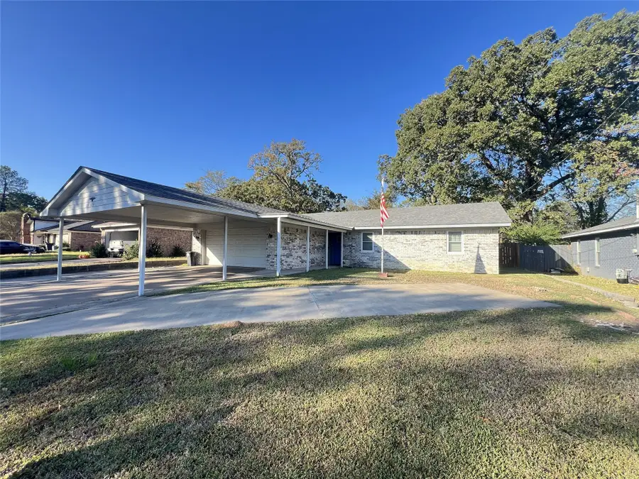 913 Moore Street S, Sulphur Springs, TX 75482 - Image #3