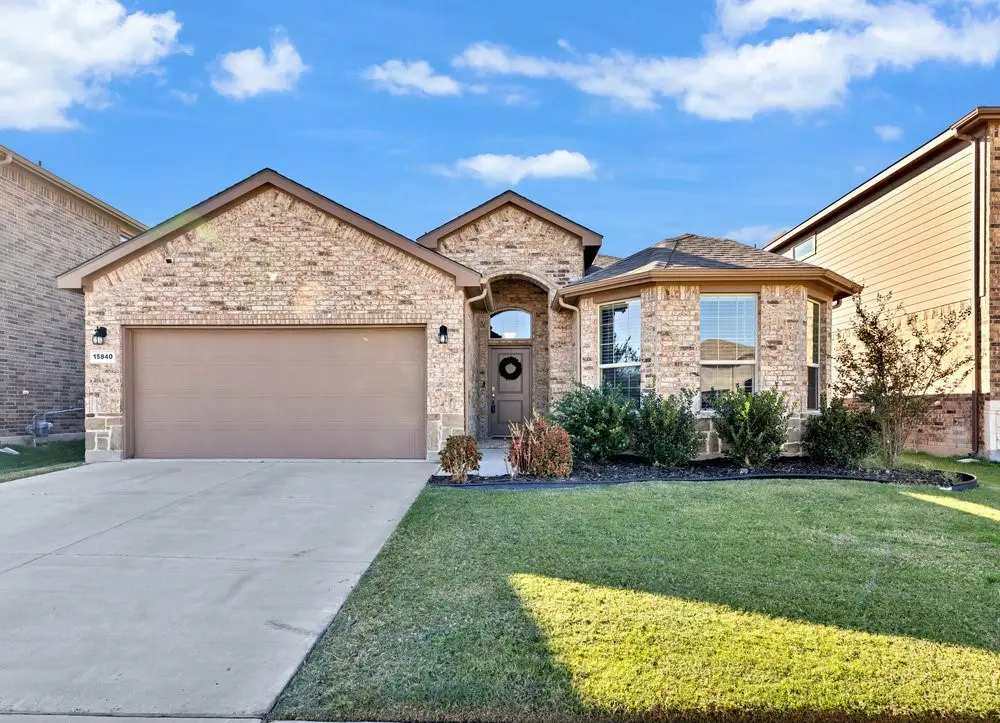 15840 Farringdon Street, Justin Roanoke, TX 76247 - Image #1