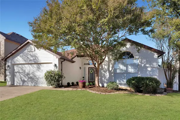 1005 Acapulco Lane, Arlington, TX 76017