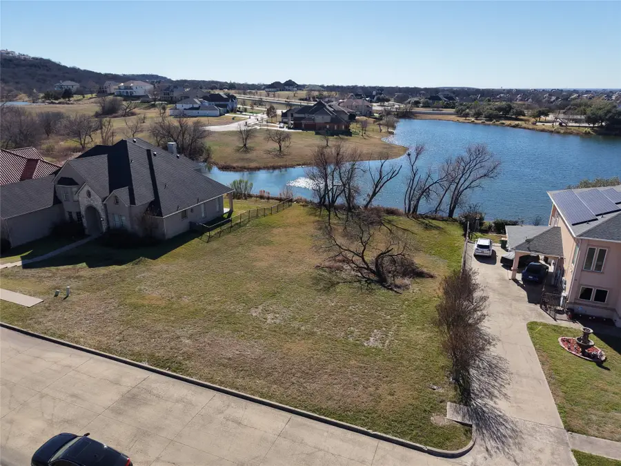 307 Golden Pond Drive, Cedar Hill, TX 75104 - Image #2