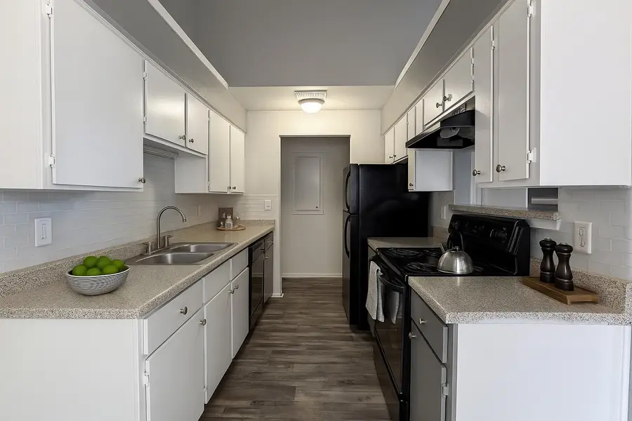 1122 Millview Drive #301, Arlington, TX 76012 - Image #3