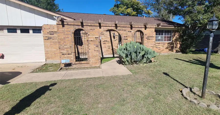 1408 Lagoona Lane, Edgecliff Village, TX 76134 - Image #2