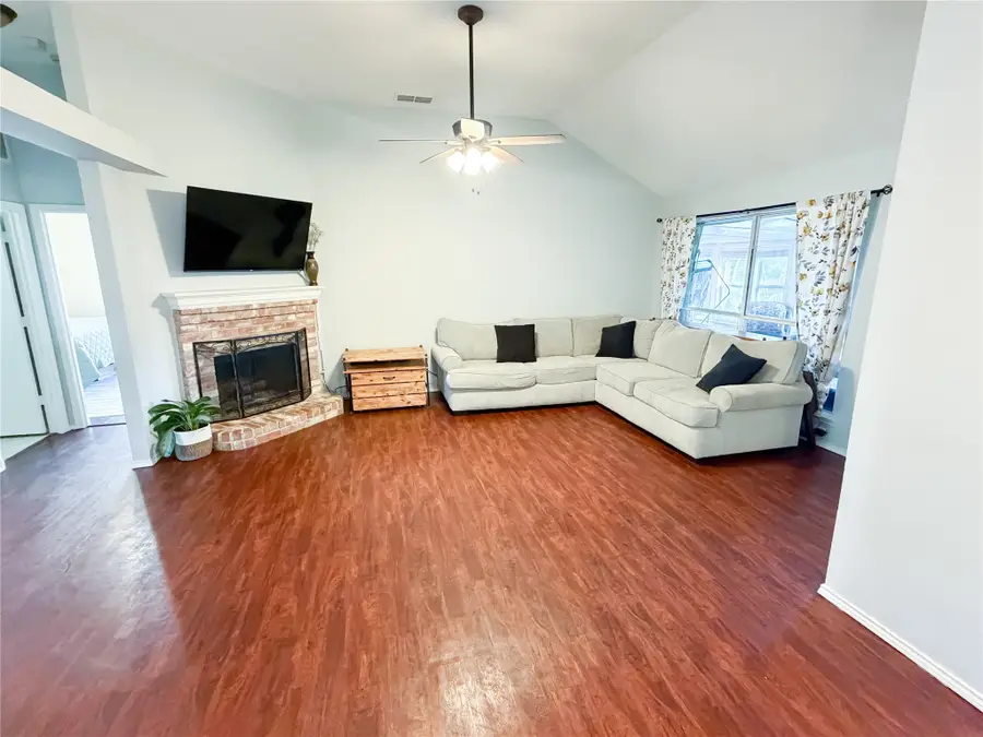 2115 Meadowview Drive, Corinth, TX 76210 - Image #3