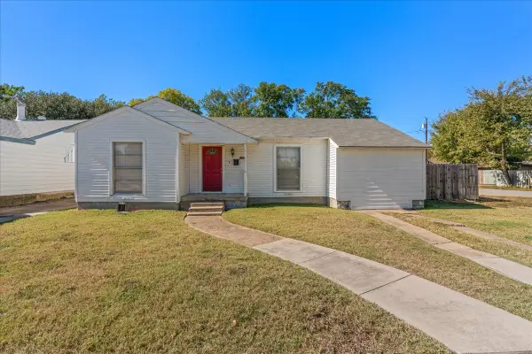 1102 Ralph Street, Grand Prairie, TX 75051