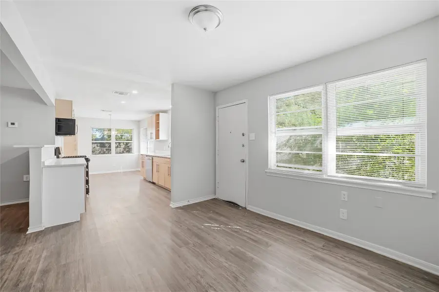 2926 N Prairie Creek Road, Dallas, TX 75227 - Image #3