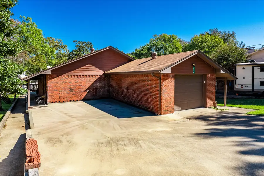 1524 Villa Cove Drive, Tool, TX 75143 - Image #3