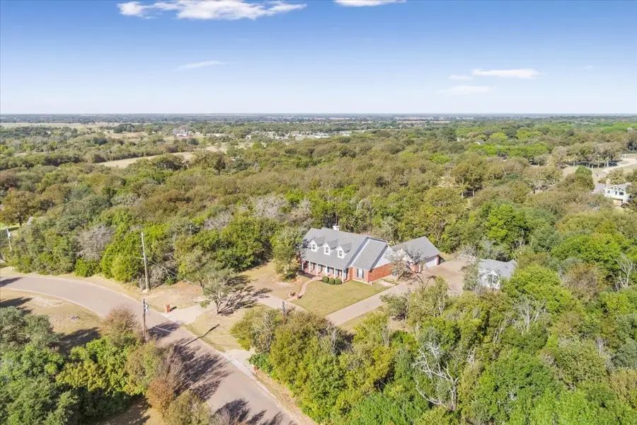 404 Greenwood Lane, Waco, TX 76705 - Image #2