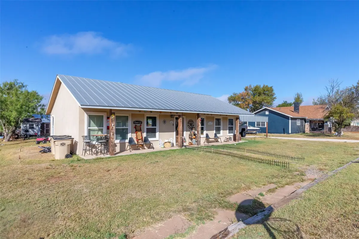 1502 Avenue N N, Anson, TX 79501 - Image #1