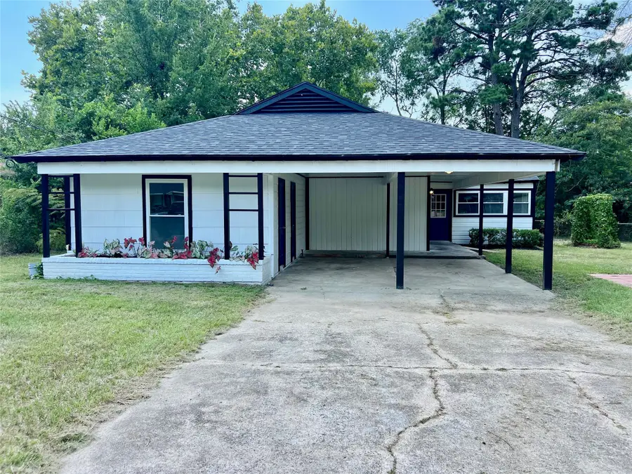 611 Hickory, Hughes Springs, TX 75656 - Image #2