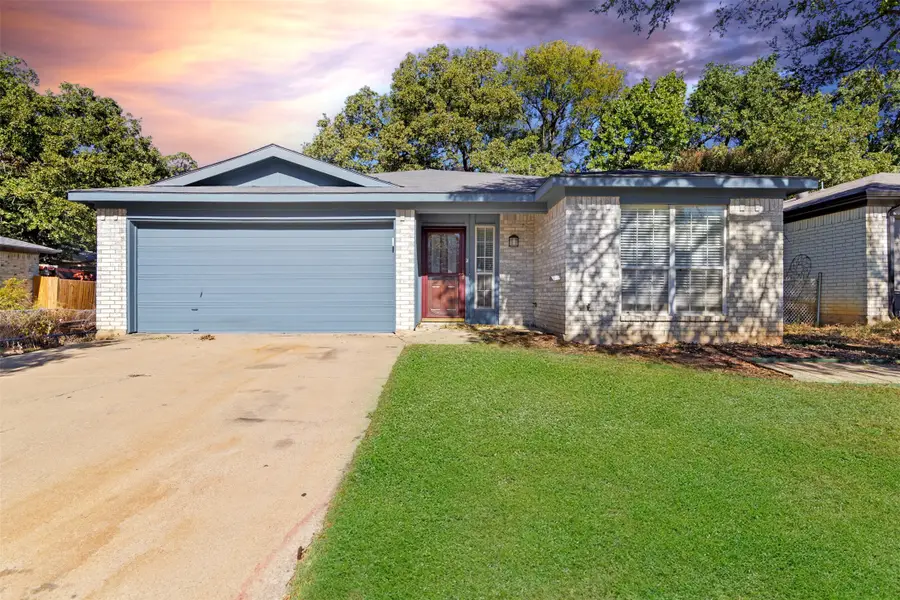 1122 Glen Creek Drive, Mansfield, TX 76063 - Image #2