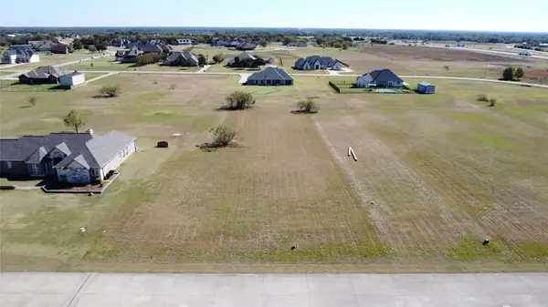 1352 Deerfield Drive, Wills Point, TX 75169