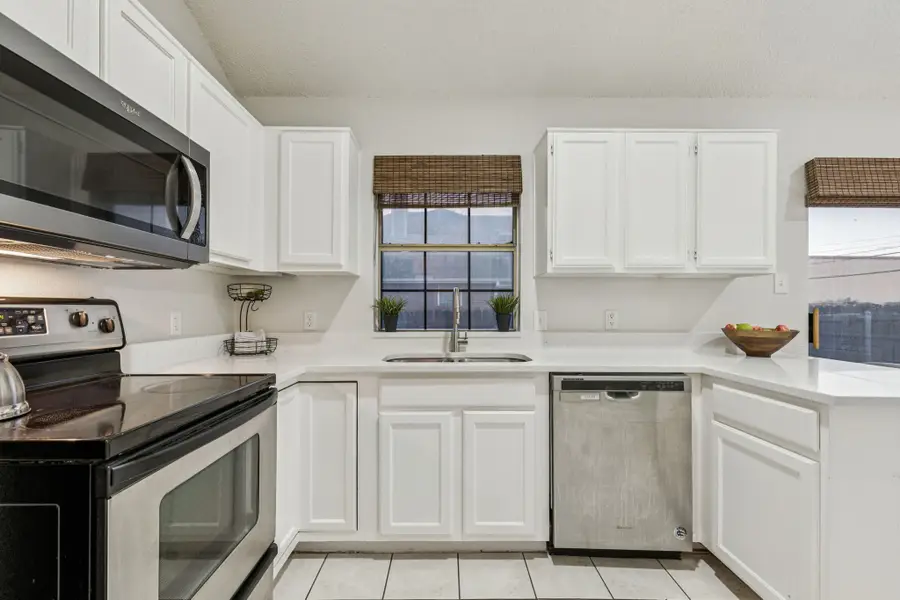 705 Greenridge Drive, Arlington, TX 76017 - Image #3