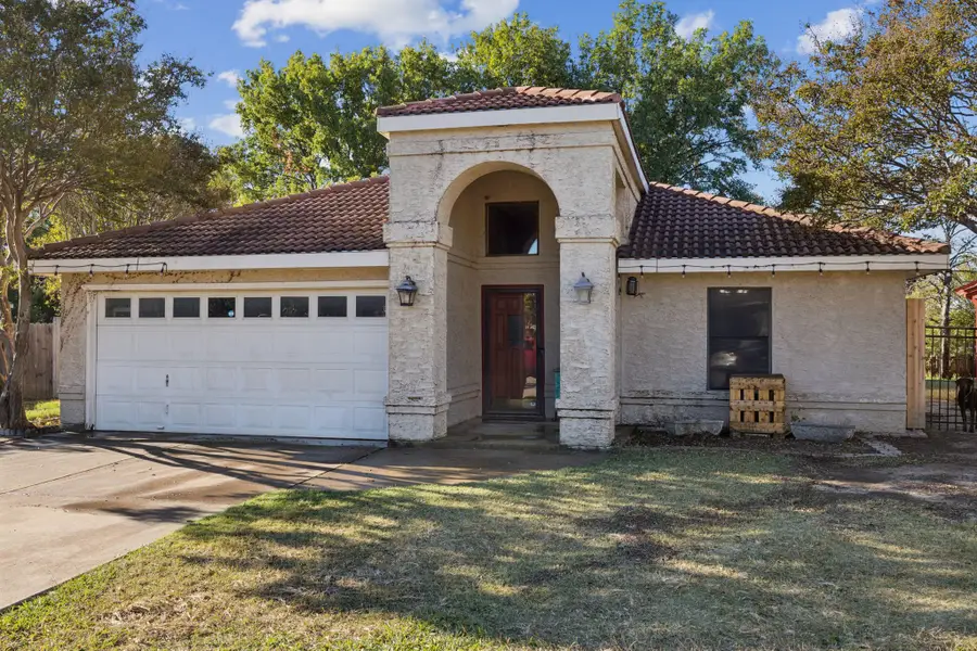 10409 Blue Stem Court, Fort Worth, TX 76108 - Image #2