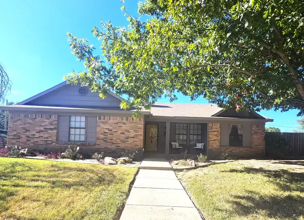 520 Post Oak Lane, Burleson, TX 76028