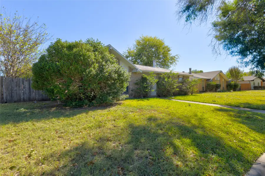 1833 Clark Trail, Grand Prairie, TX 75052 - Image #2