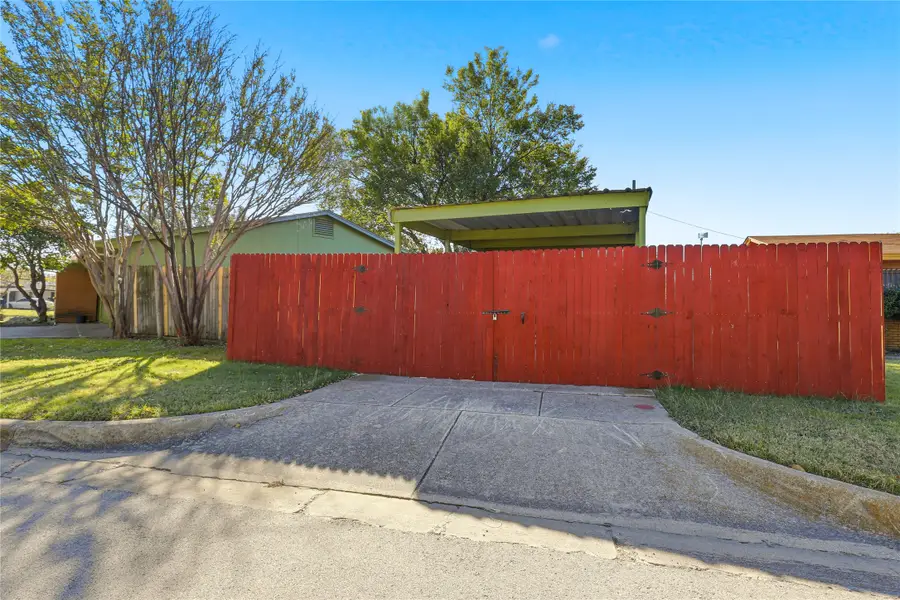 1552 Roma Lane, Fort Worth, TX 76134 - Image #2