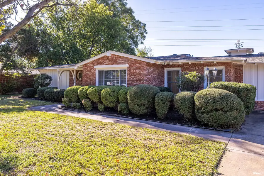 7016 Deville Drive, North Richland Hills, TX 76180 - Image #3