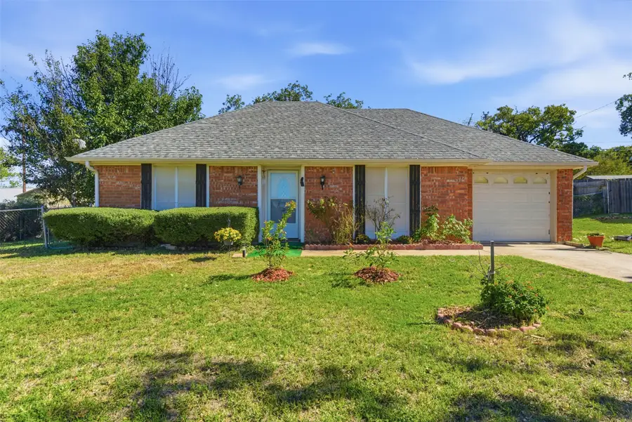 405 Mustang Trail, Granbury, TX 76049 - Image #3