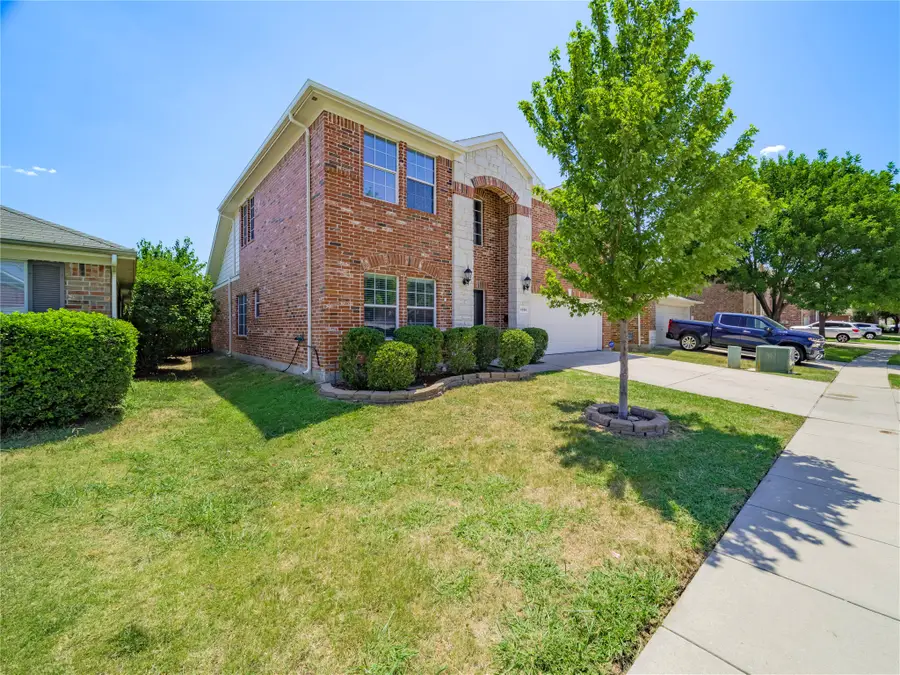 4016 Summerhill Lane, Fort Worth, TX 76244 - Image #2