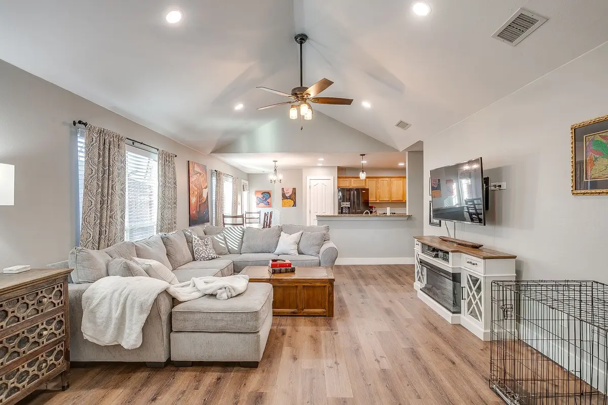 407 Grayson, Joshua, TX 76058 - Image #1