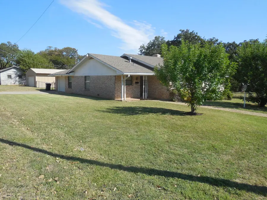 820 Walnut Street, Ranger, TX 76470 - Image #2