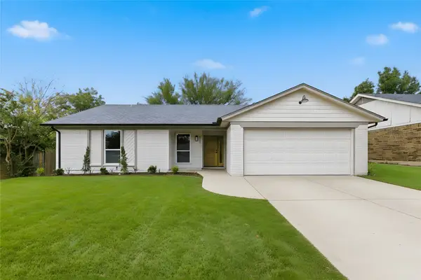 6520 Ridglea Drive, Watauga, TX 76148