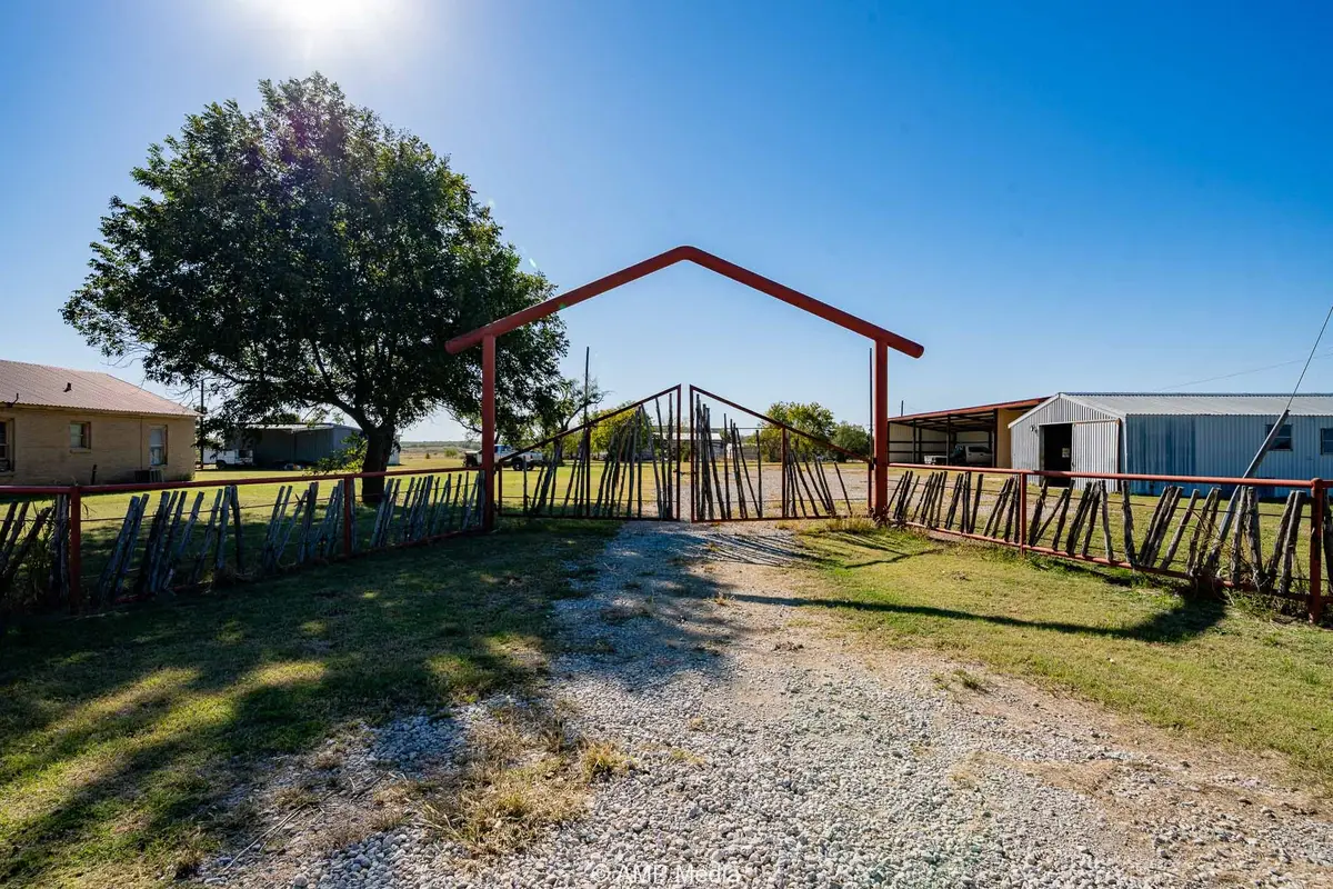507 E Chestnut, Throckmorton, TX 76483 - Image #1