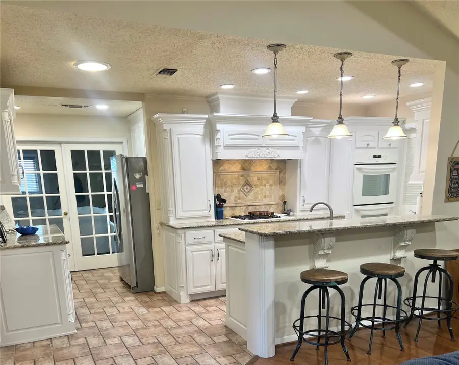 2626 Shoreline Drive, Sherman, TX 75092 - Image #2