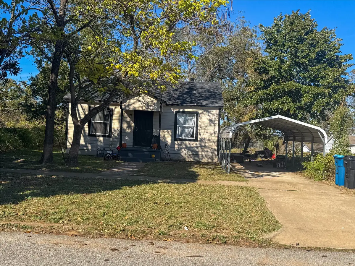627 E Woodard Street, Denison, TX 75021 - #1