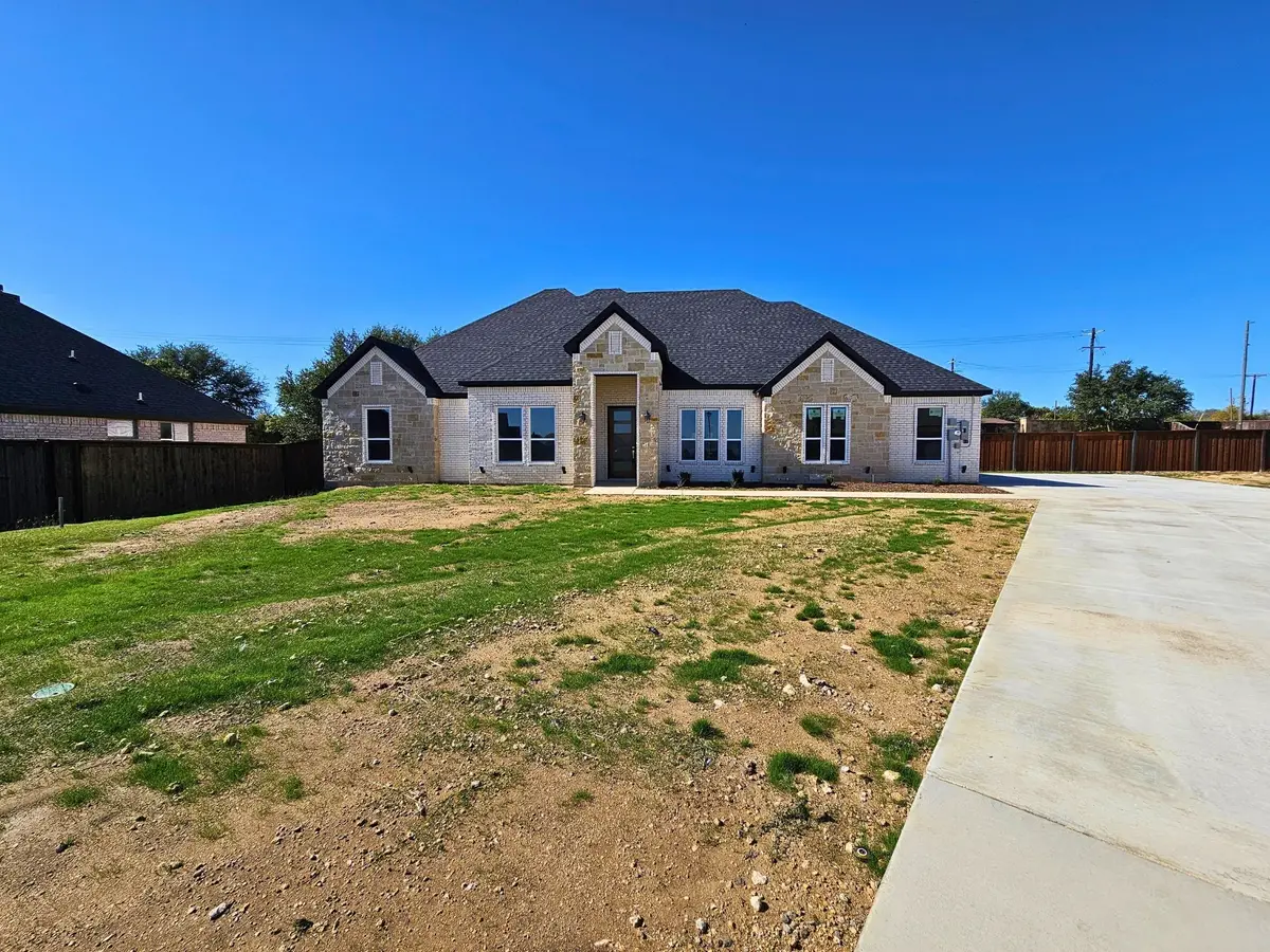 105 Oxford Court, Weatherford, TX 76088 - Image #1