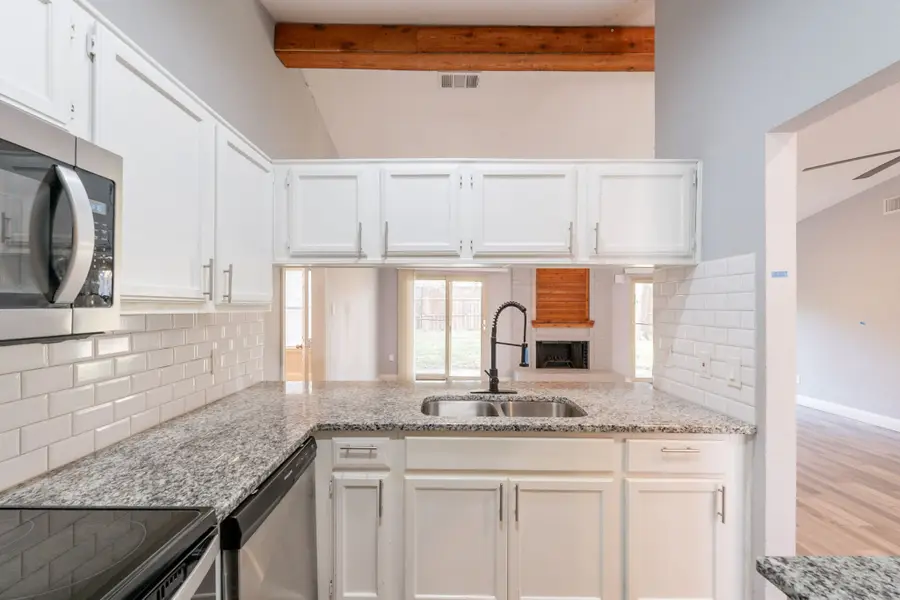 5300 Virburnum Court, Arlington, TX 76018 - Image #3