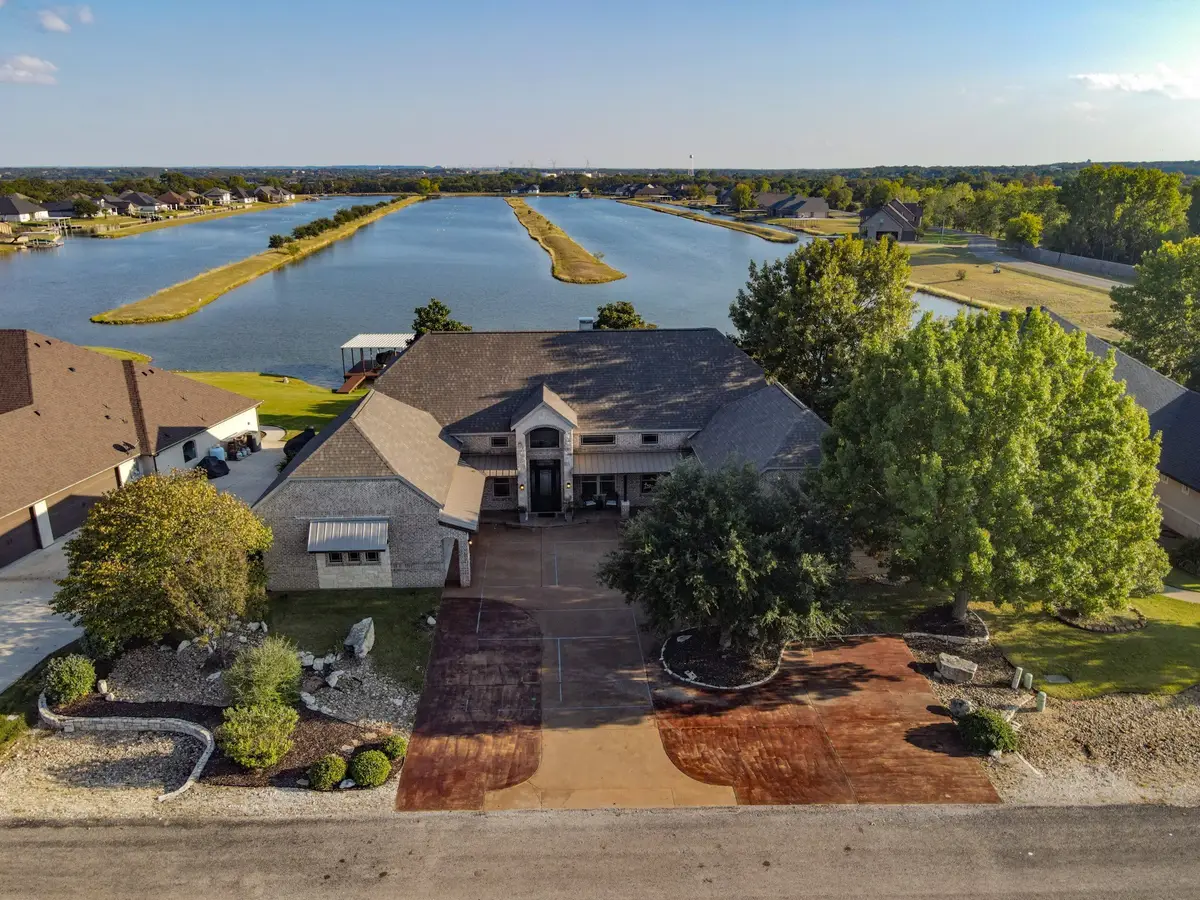 3606 Upper Lake Circle, Granbury, TX 76049 - Image #1
