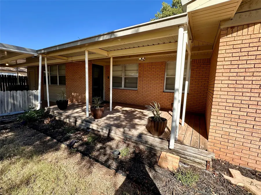 506 W Morris Street, Seymour, TX 76380 - Image #2