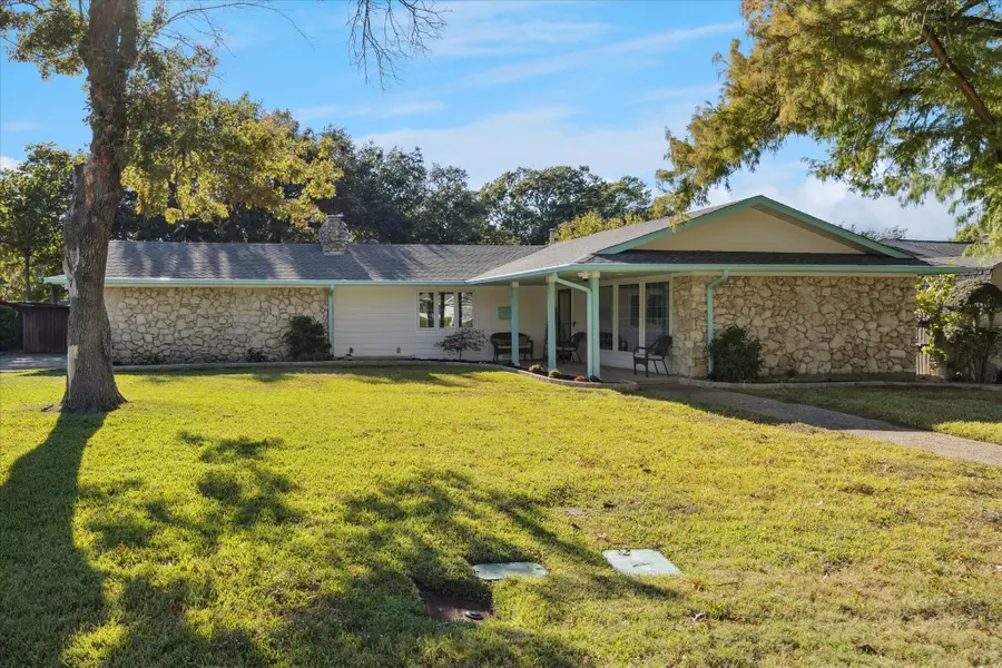 6052 Wrigley Way, Fort Worth, TX 76133 - Image #2