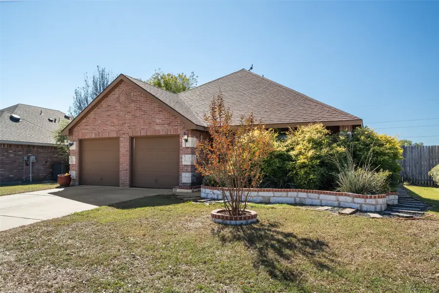 231 Saddlebrook Lane, Waxahachie, TX 75165 - Image #2