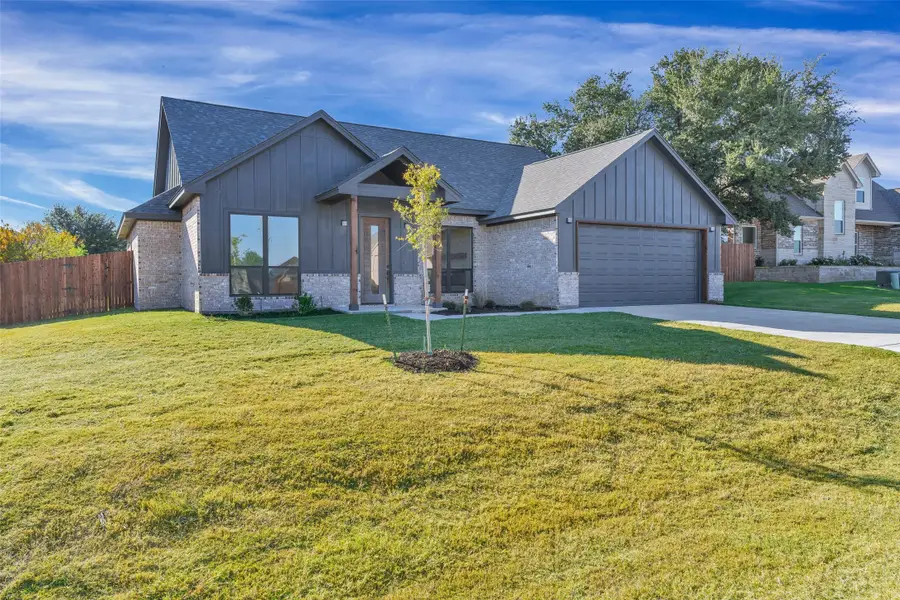 3306 Promenade Court, Granbury, TX 76049 - Image #3