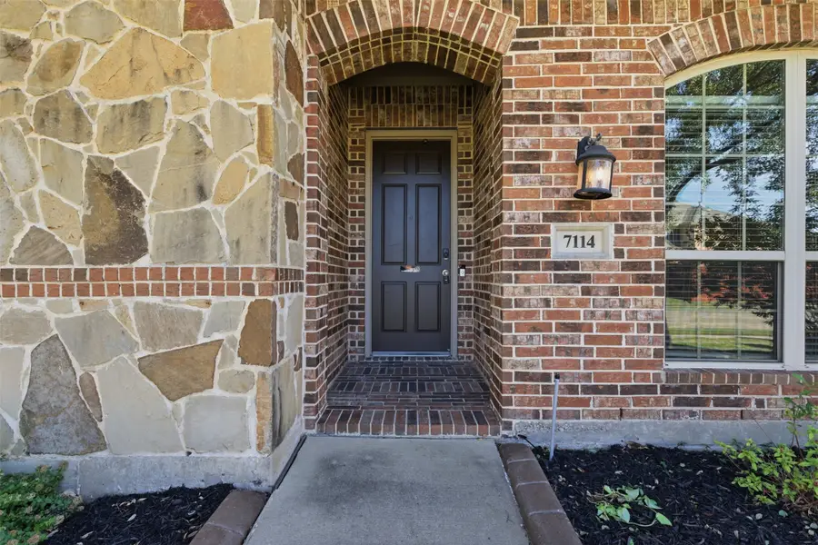7114 Waterbury Drive, Rowlett, TX 75089 - Image #3