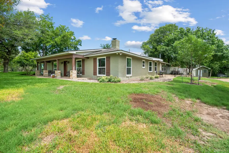 250 Lakeview Court, Weatherford, TX 76088 - Image #3