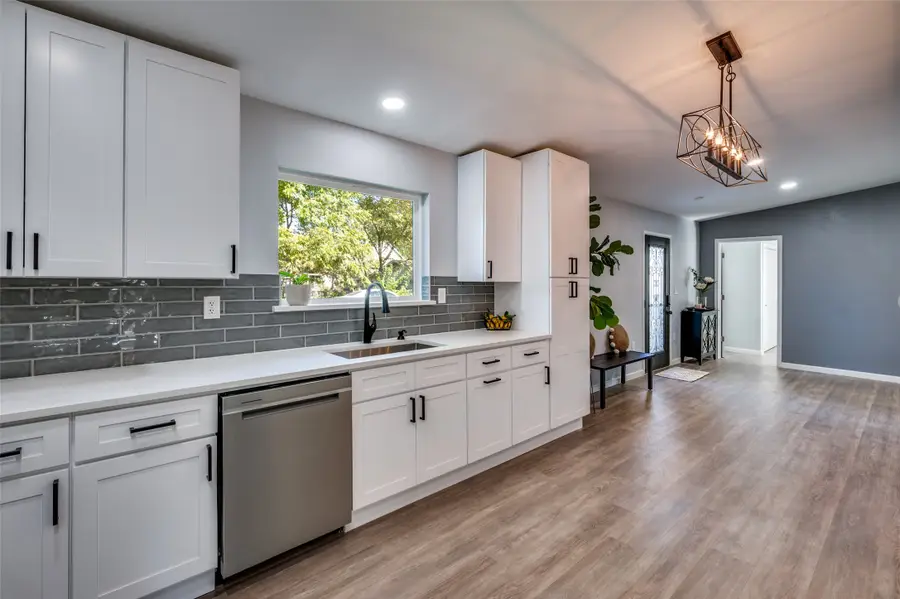 718 Glen Rhea Drive, Lake Dallas, TX 75065 - Image #2