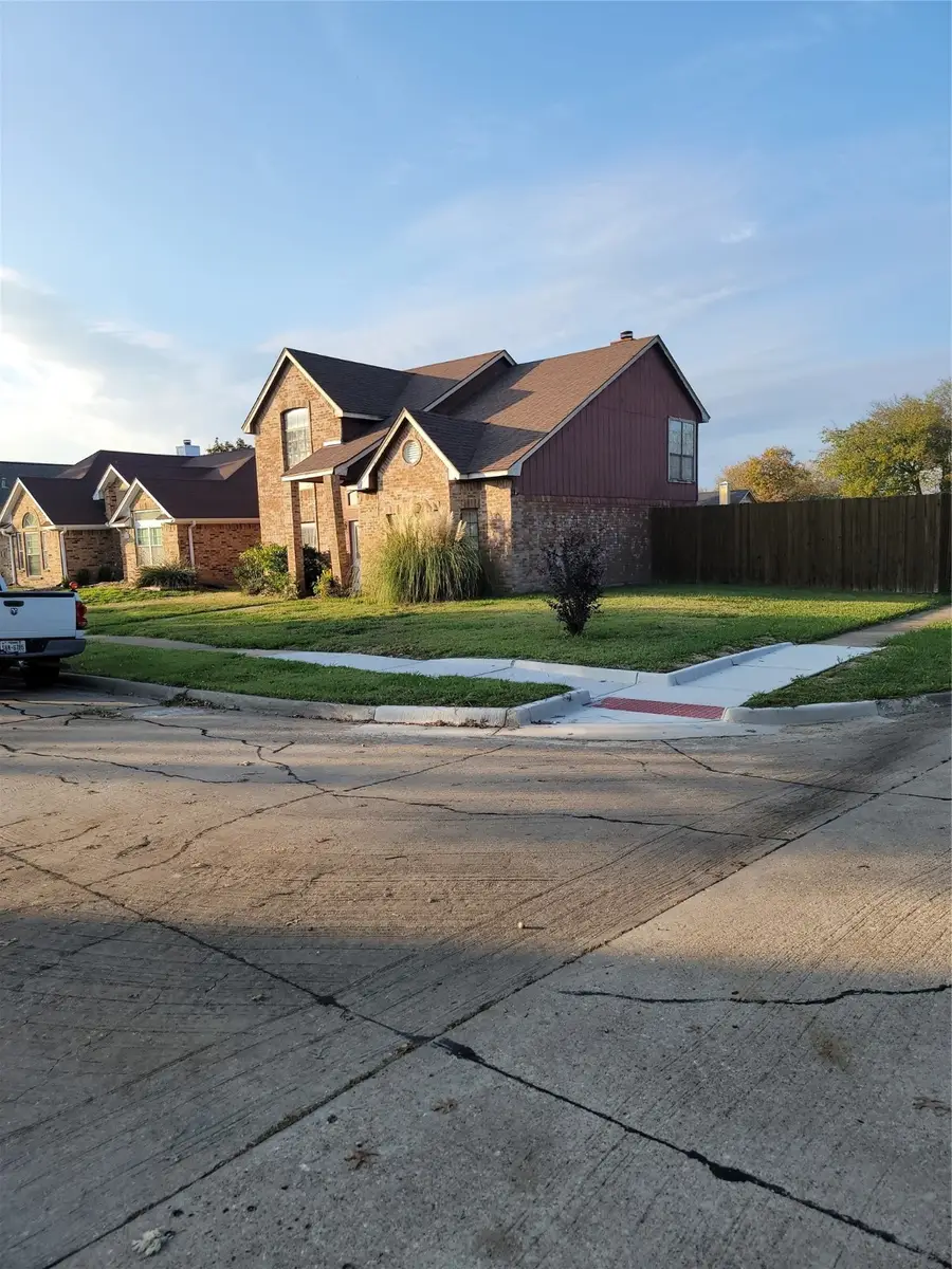 4929 Meadow Vista Place, Garland, TX 75043 - Image #3