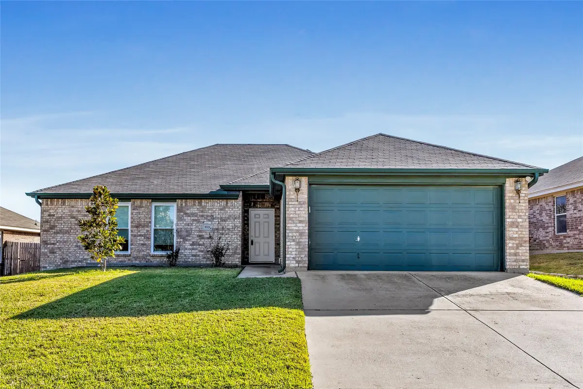 9221 Alyssa Drive, White Settlement, TX 76108 - Image #1