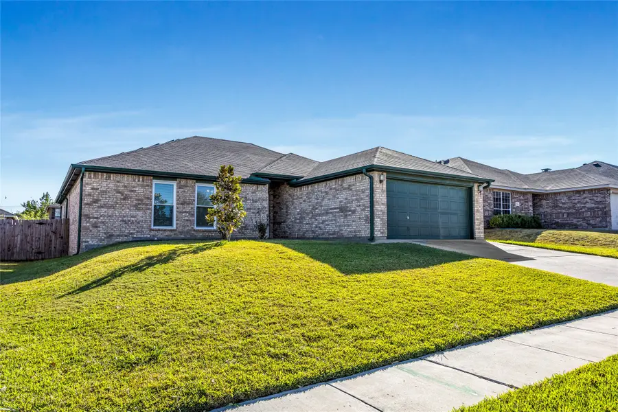 9221 Alyssa Drive, White Settlement, TX 76108 - Image #2