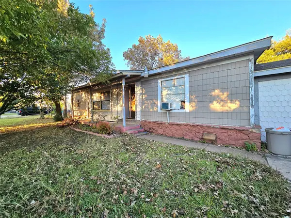 1318 Honeysuckle Drive, Mansfield, TX 76063