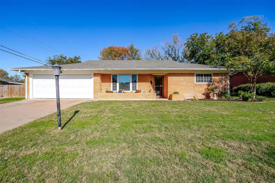 5805 Circular Drive, North Richland Hills, TX 76117 - Image #2